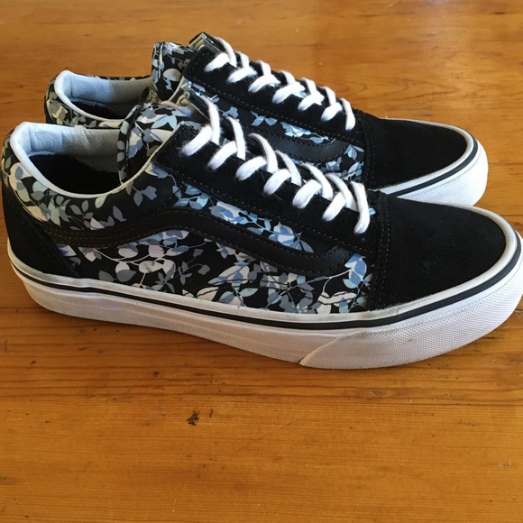 vans black flower